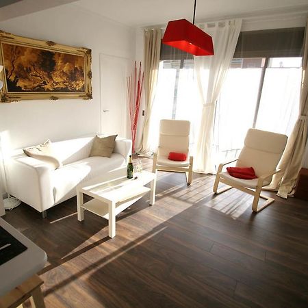 Near Clot & Sagrada Familia Apartment Barcelona Luaran gambar
